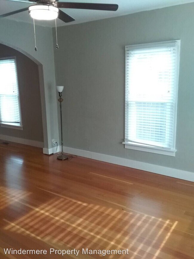 Building Photo - 2 br, 1 bath House - 1122 W Elm St.