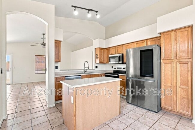 Building Photo - 1885 E Palomino Dr