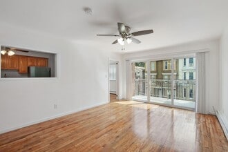 Building Photo - 140 Hopkins Ave