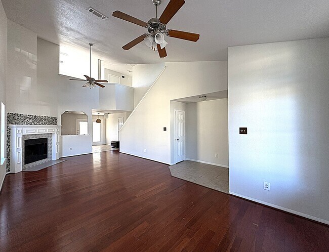 Foto del edificio - 6502 Griffith Loop