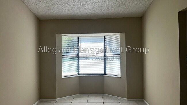 Foto del edificio - 7107 Blair Dr