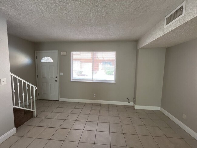 Building Photo - Don't miss the opportunity to call this co...