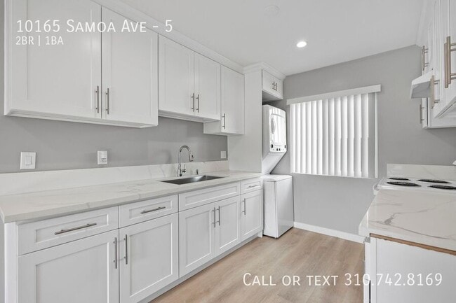 Building Photo - 10165 Samoa Ave