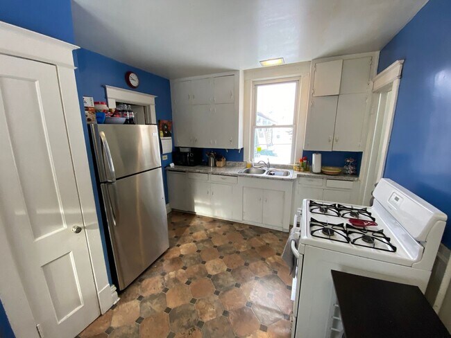 Foto del edificio - 1204 Kenwood Ave