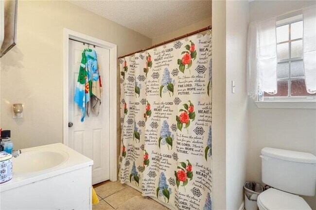 Foto del edificio - 8311 Livingston Ave