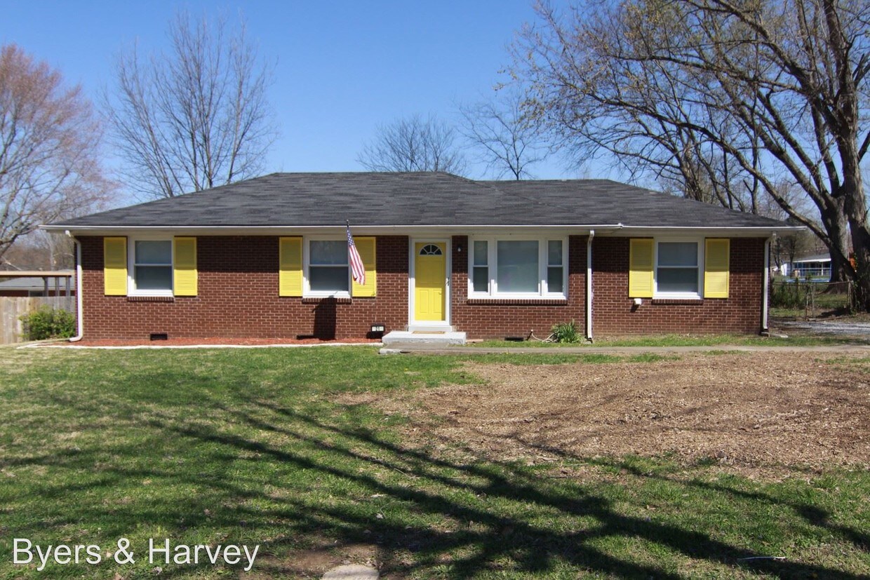 Primary Photo - 3 br, 1 bath House - 21 Concord Drive