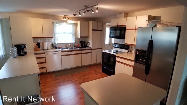 Building Photo - 3 br, 3 bath House - 13419 Starfish Dr