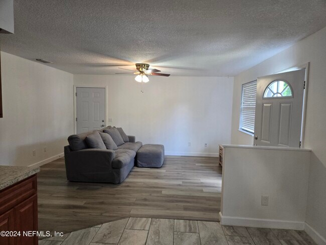 Foto del edificio - 1055 Stocks St