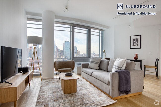 Building Photo - 550 W 54th St