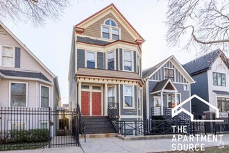 Building Photo - 3023 N Oakley Ave