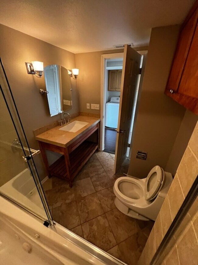 Foto del edificio - 1302-1304 38th Ave Ct NW