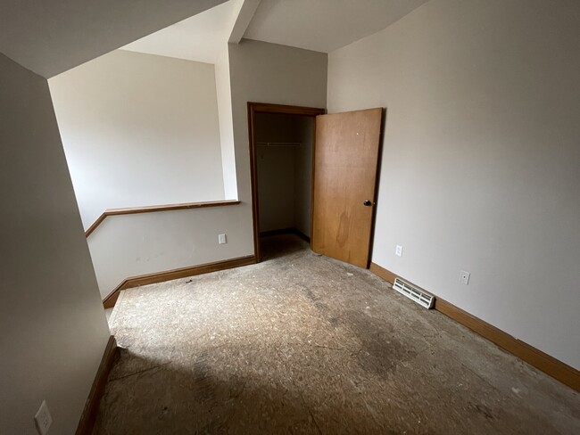 Building Photo - 1332 Juniata St