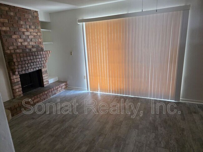 Foto del edificio - 4615 Iberville St