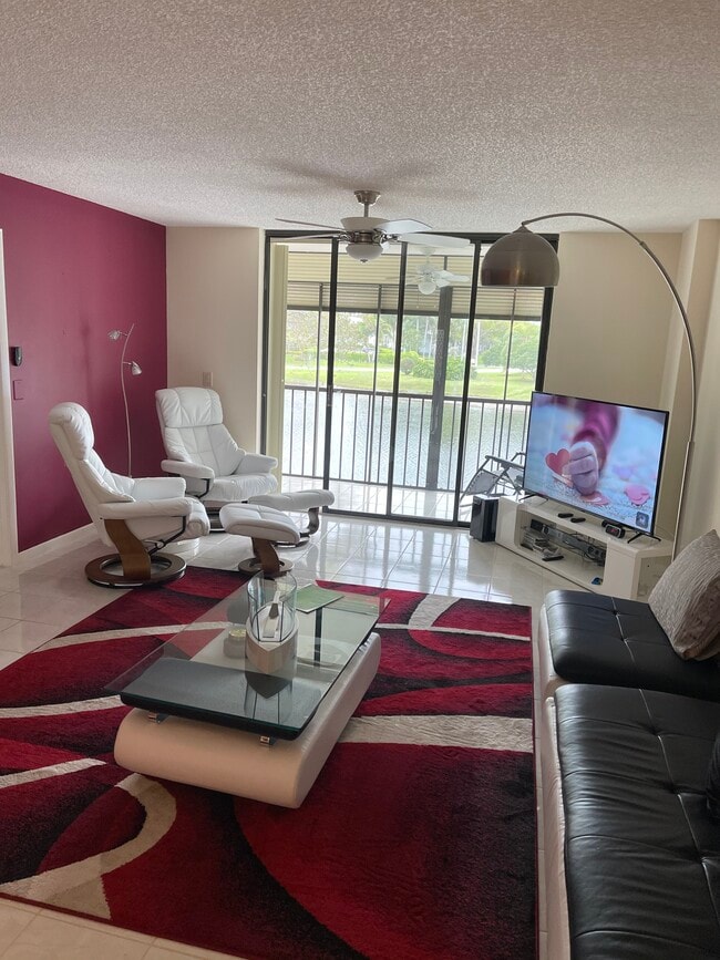 Building Photo - 5550 Witney Dr