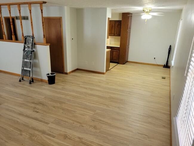 Building Photo - 424 Heritage Cir