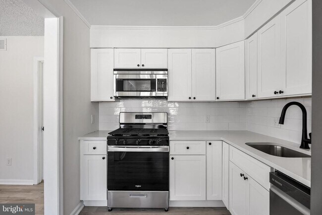 Foto del edificio - 605 Tait Rd