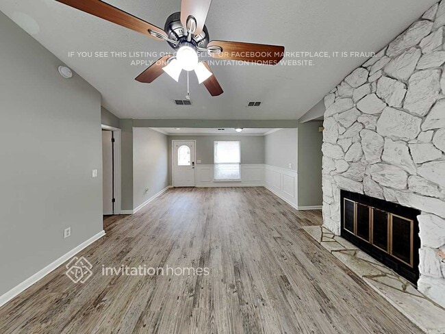 Building Photo - 10393 Arrow Lakes Dr E