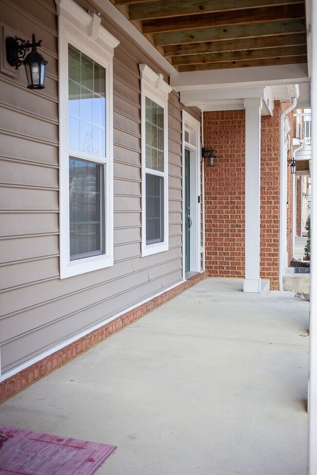 Foto del edificio - Townhouse Rental in Hampton (3 bed/2.5bath...