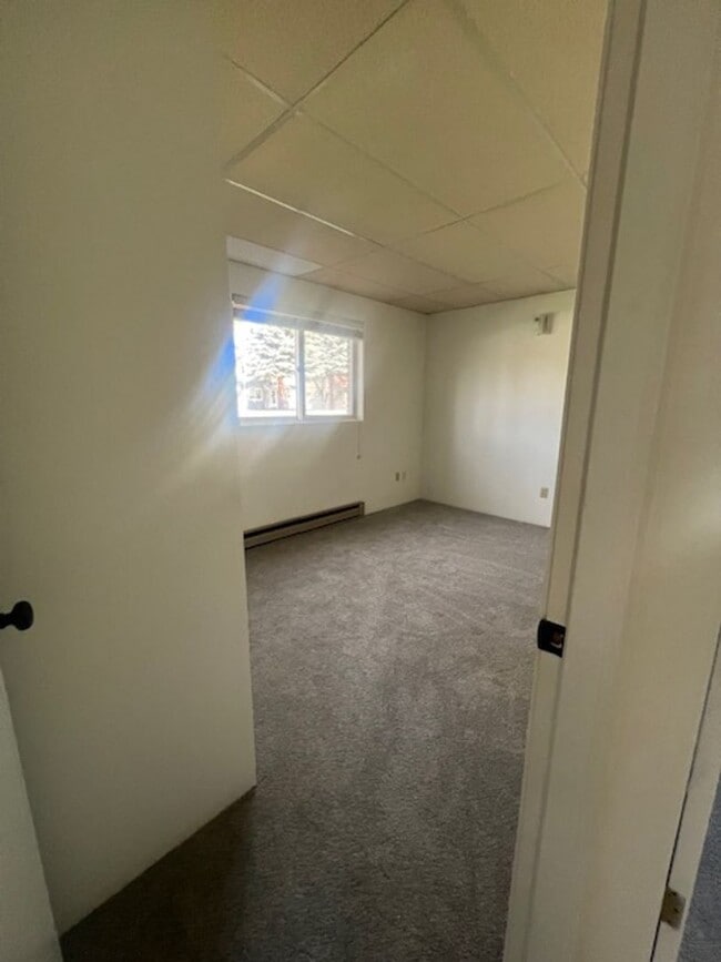 Building Photo - 2 Bedroom 1 Bathroom 4 Plex