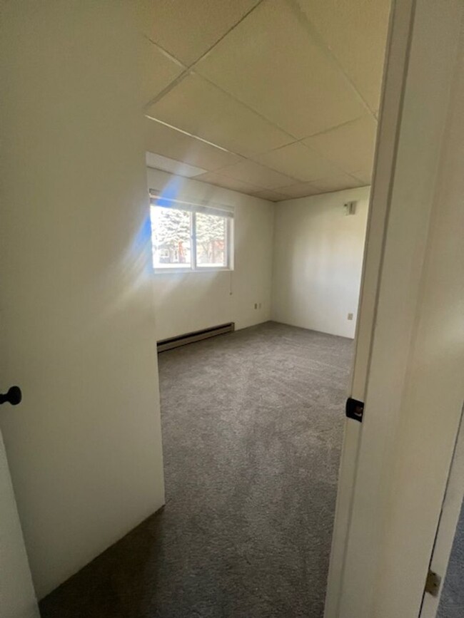 Foto del edificio - 2 Bedroom 1 Bathroom 4 Plex