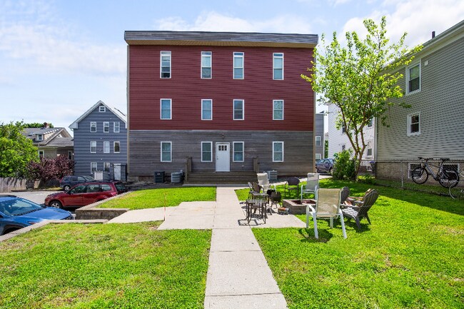 Foto del edificio - 14 Trenton St