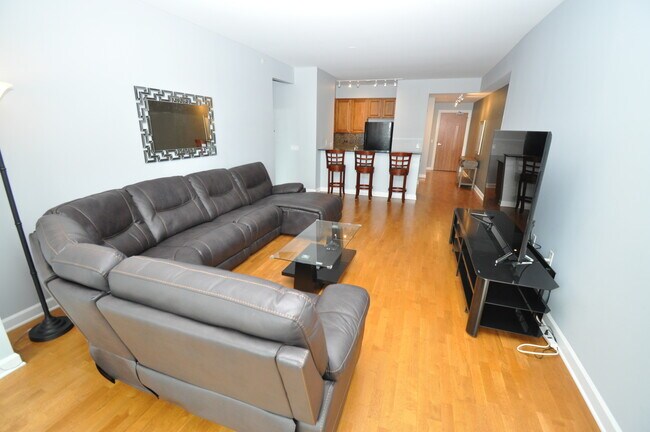 Foto del edificio - 1235 S Prairie Ave