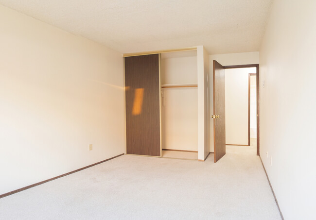 Bedroom 2 - Wingate Apartments