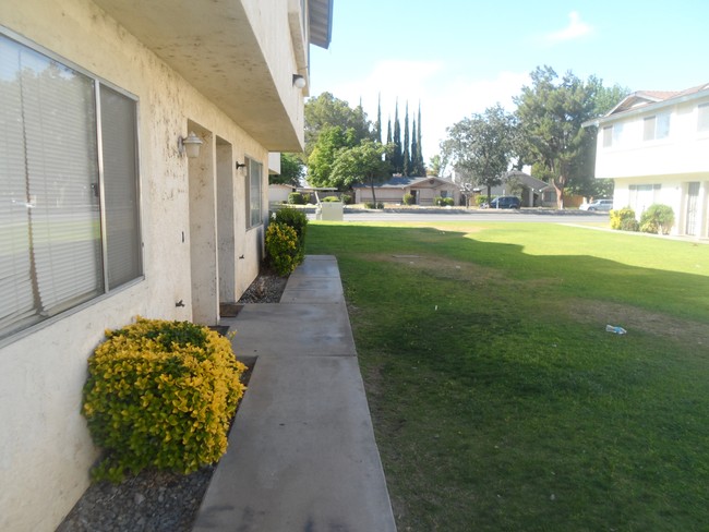 Building Photo - 4202 White Ln