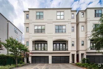 Building Photo - 2905 Bering Dr