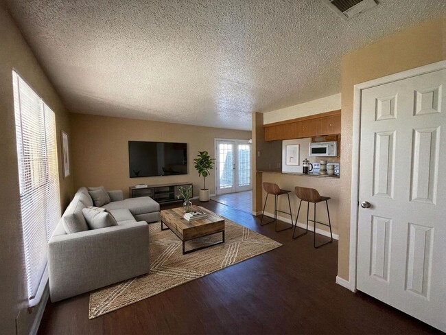 Building Photo - 1102 Covey Ln