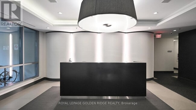 Building Photo - 377 Madison Ave