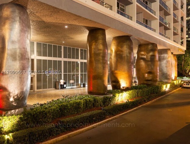 Foto del edificio - 475 Brickell Ave