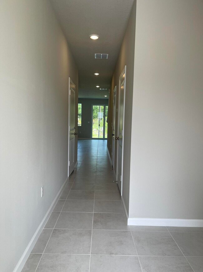Foto del edificio - 5722 SE Edgewater Cir
