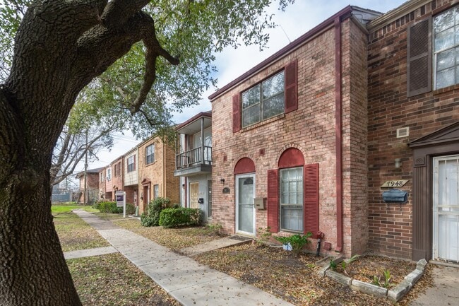 Foto del edificio - 7950 Grove Ridge Dr