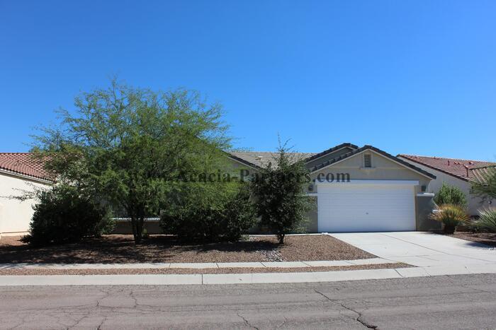 Primary Photo - 3 Bedroom 2 Bathroom in Continental Ranch