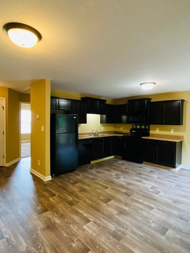Building Photo - 1725 Thistlewood Dr