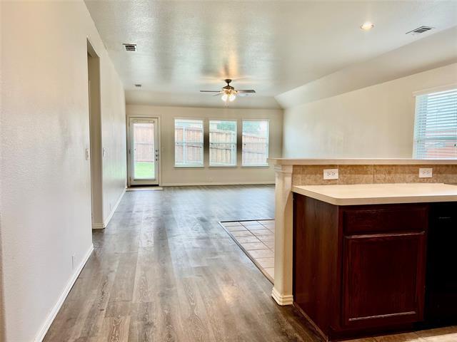 Building Photo - 1600 Castle Creek Dr
