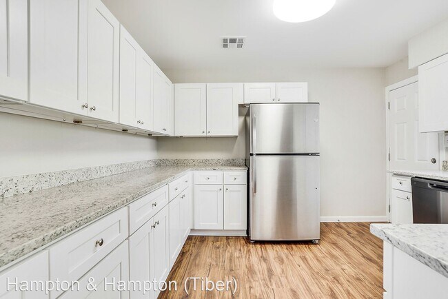 Building Photo - 3 br, 2 bath House - 1115 N POWERS DRIVE