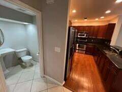 Foto del edificio - 9142 Dupont Pl