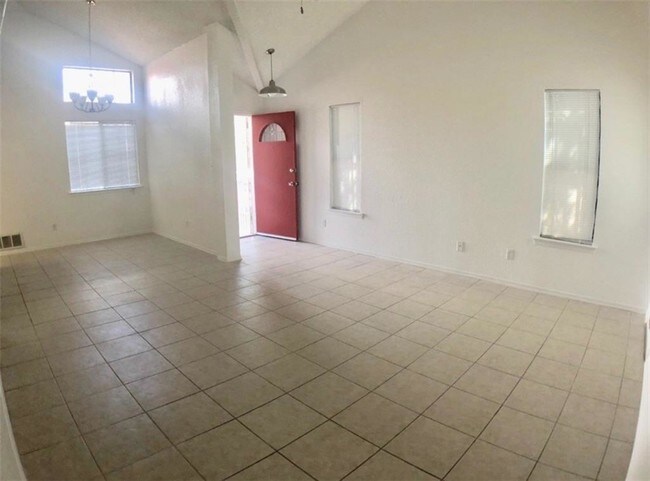 Building Photo - 3169 Queens Garden Cir