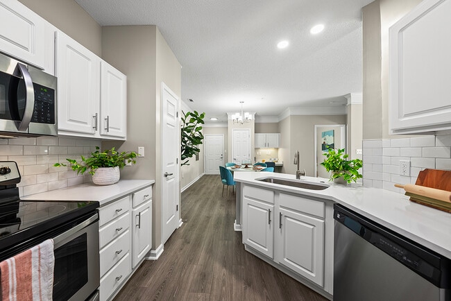 Building Photo - Summermill at Falls River