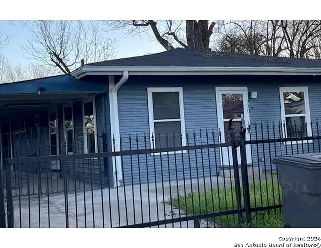 Building Photo - 230 E Hafer Ave