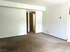 Building Photo - 105 Wildwood Dr