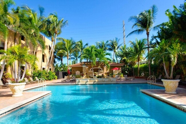 Foto del edificio - 616 Clearwater Park Rd