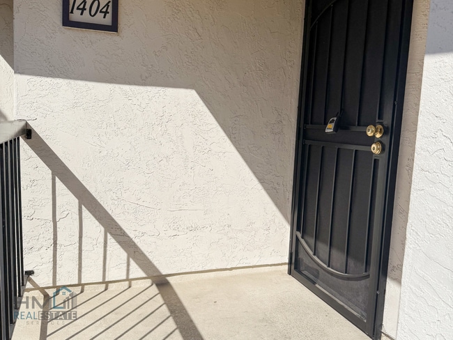 Foto del edificio - Homes Management - 2bd/2ba Upstairs Condo ...