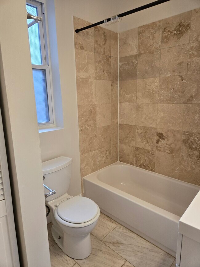 Foto del edificio - 1193 Commonwealth Ave