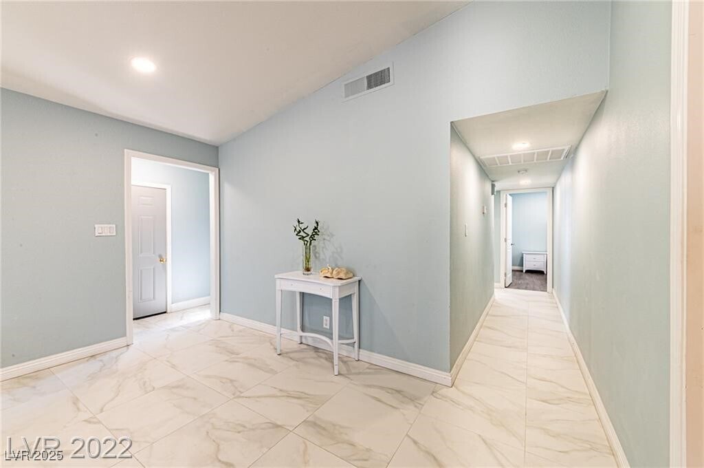 Foto del edificio - 6420 W Alomar Ave