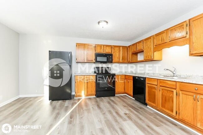 210 UNIVERSITY AVE, LEBANON, TN 37087 - 4