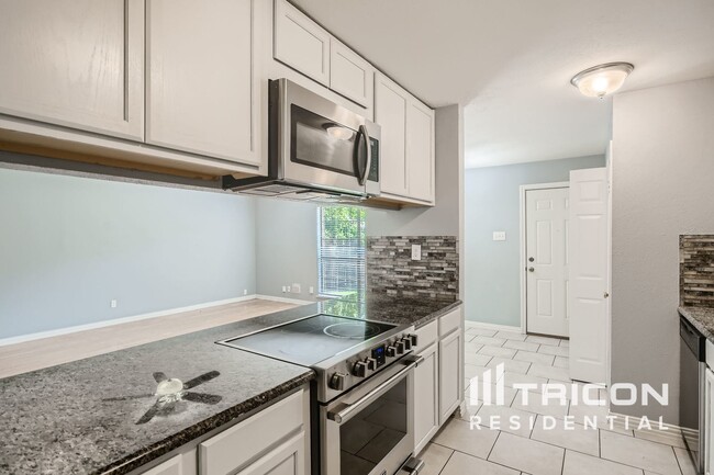 Foto del edificio - 7232 Harwick Ln