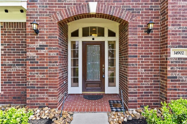 Building Photo - 14902 Rockledge Dr